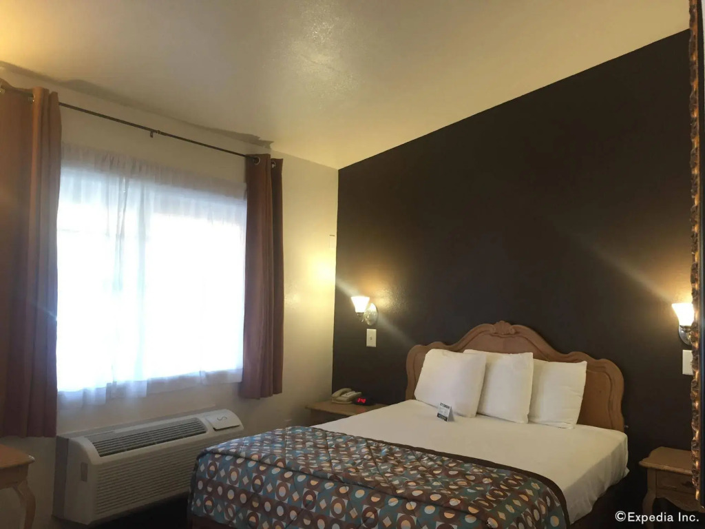 Anaheim Discovery Inn and Suites