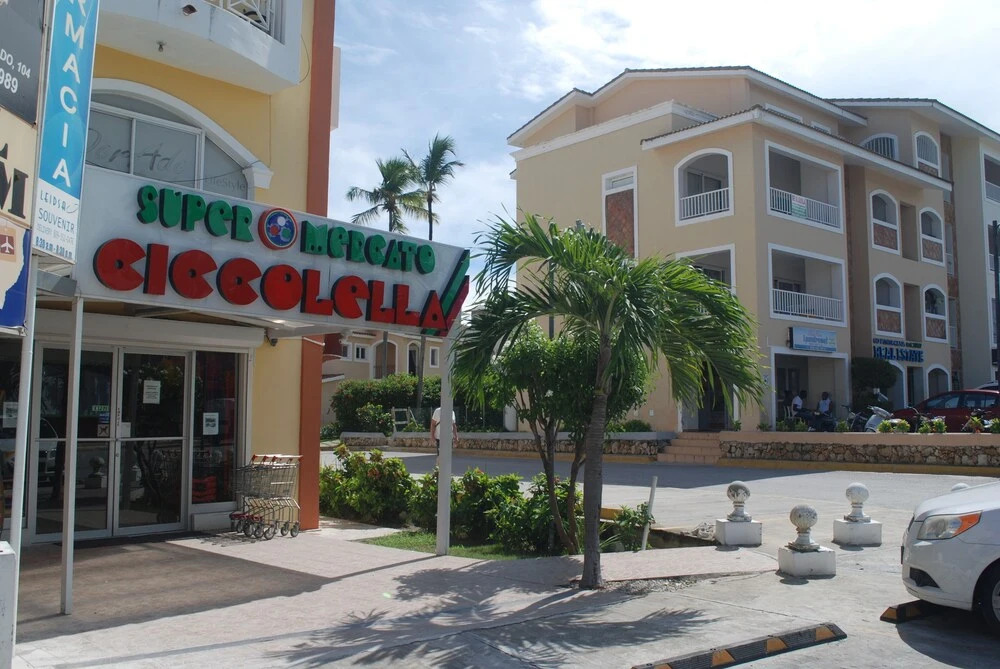 A1 Florisel - Right On The Beach!