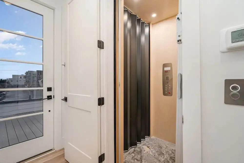 Elevator With Rooftop Hot Tub Pet-friendly Yard