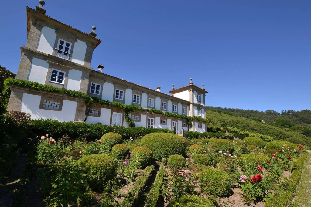 Paço de Calheiros - Turismo de Habitação