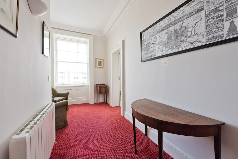 Henrietta Suites City Centre