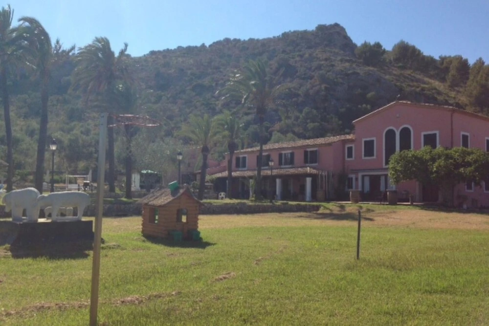 ULLAL - Rural Charm-AGRITOURISM approx 65000 meters PLUS PRIVATE MOUNTAIN villa and Outdoor Adventure Agritourism Apartment EQUIPATED - Private Mountain Path approximately 5 minutes walking from the beach -Ideal for relaxation