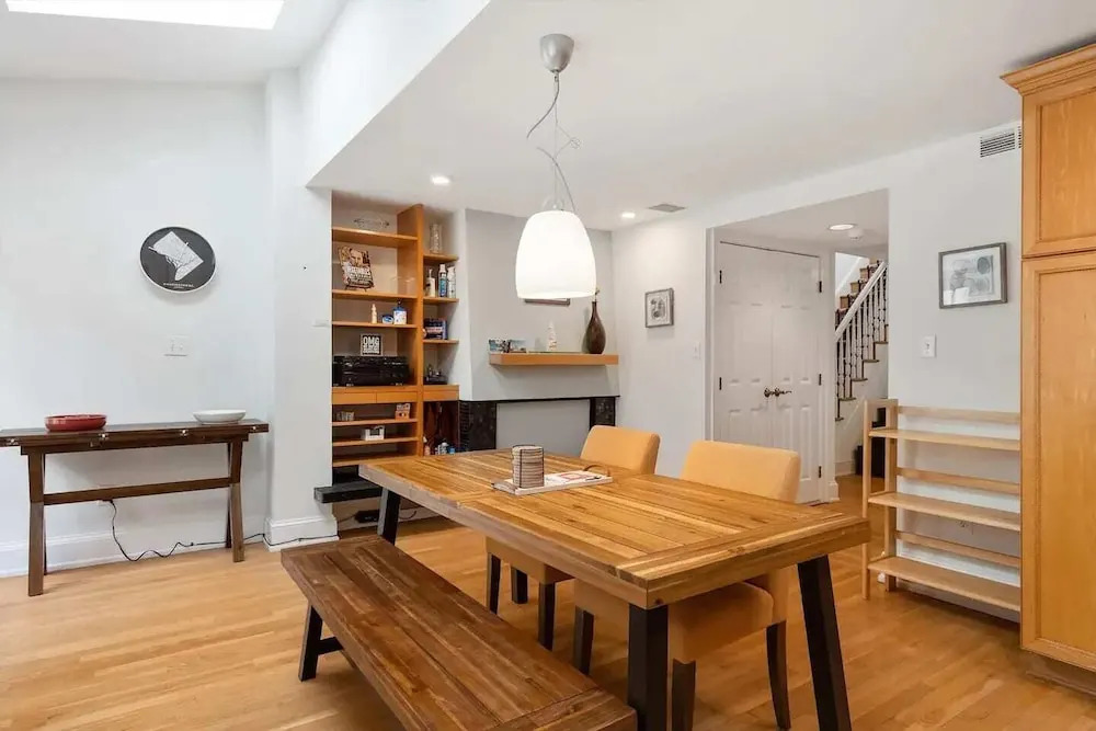 Historic Modern Capitol Hill 2-br Row Home