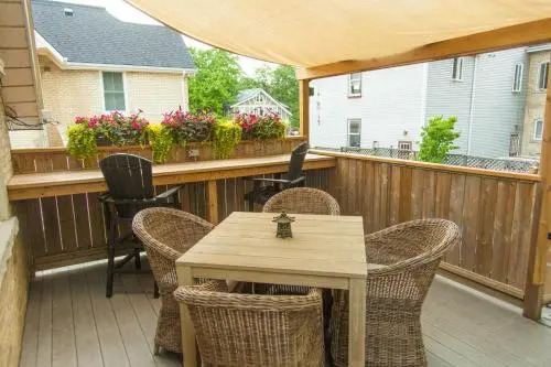 Avery House B&B