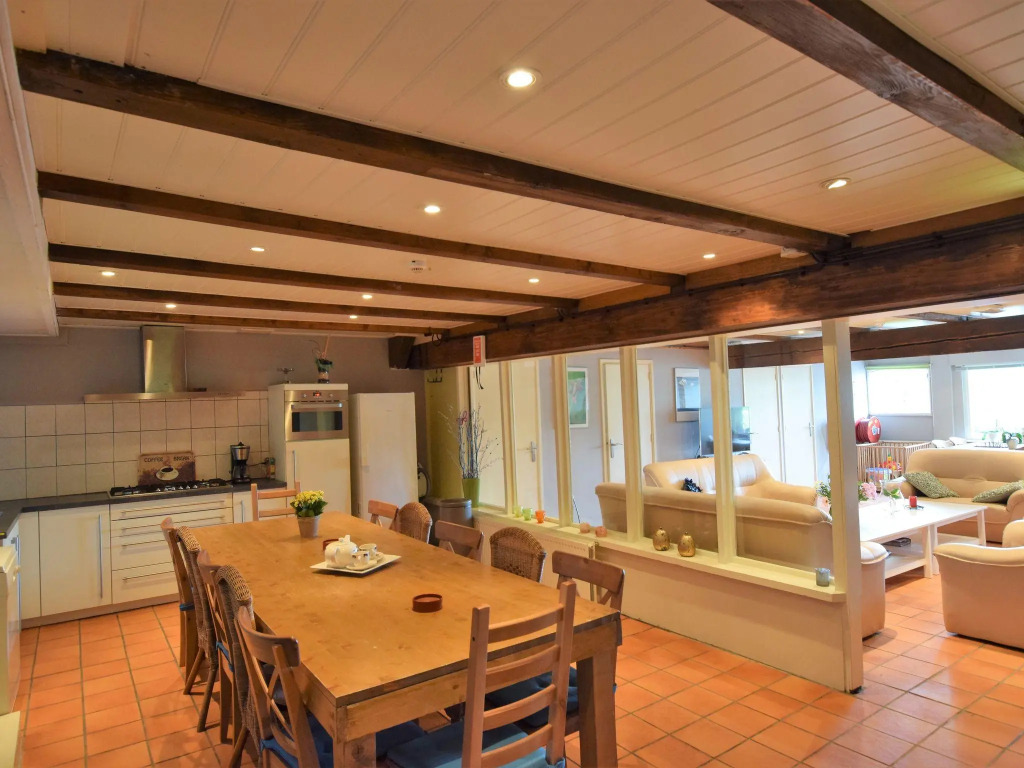 Farmhouse in Oosterwijk by River Linge