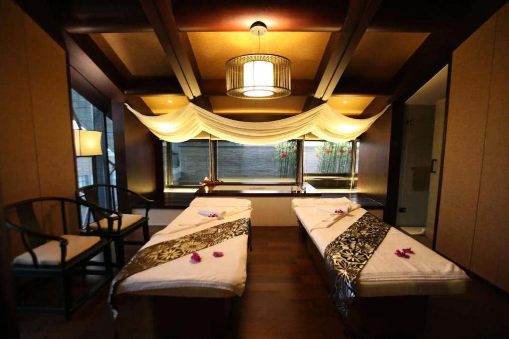 Gloria Plaza Hotel Dong Sheng