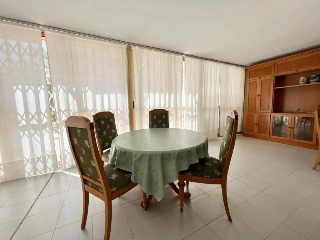 Two-Bedroom Apartament with terrace, pool in Alicante
