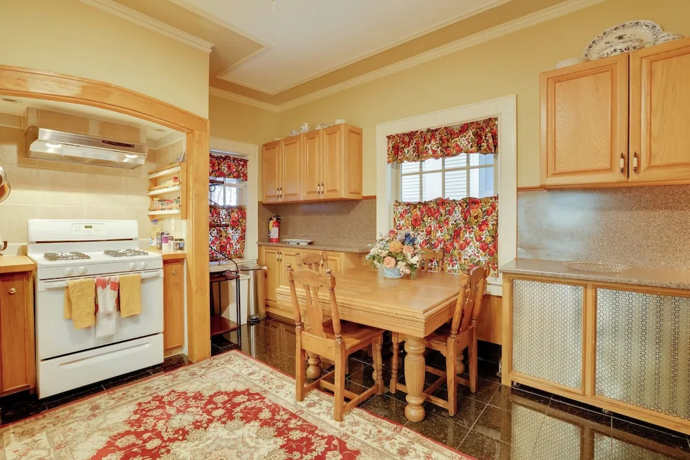 Grand Multi-unit Estate: 2 Mi to Dtwn Minneapolis