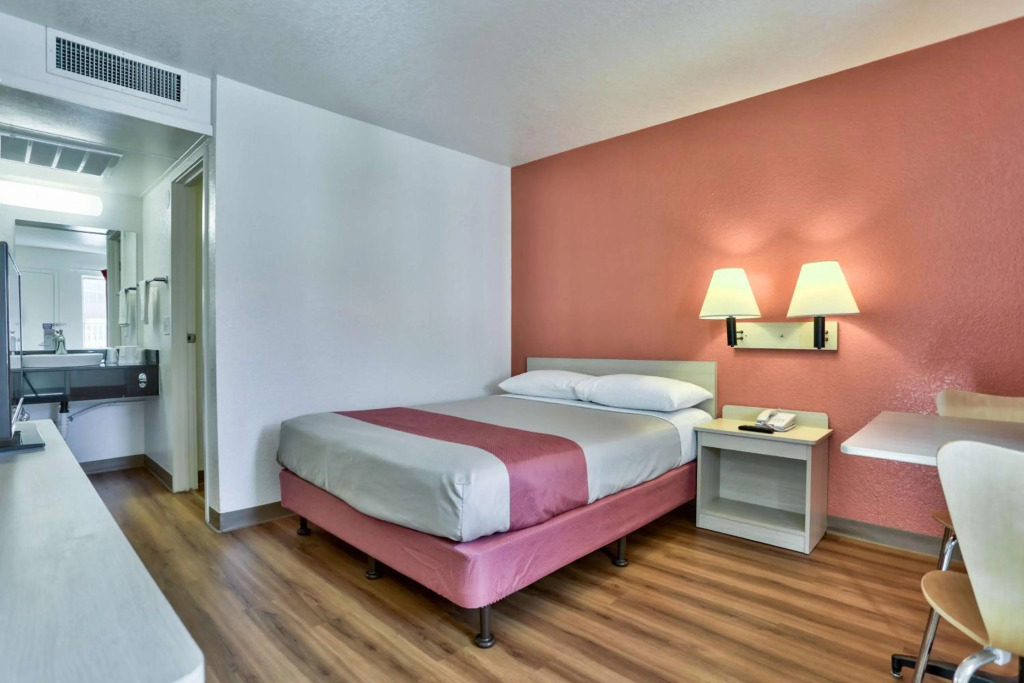 Motel 6-Flagstaff, AZ - Butler