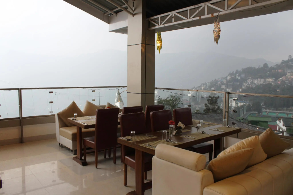 Allison Dechen and Palmo Hotel
