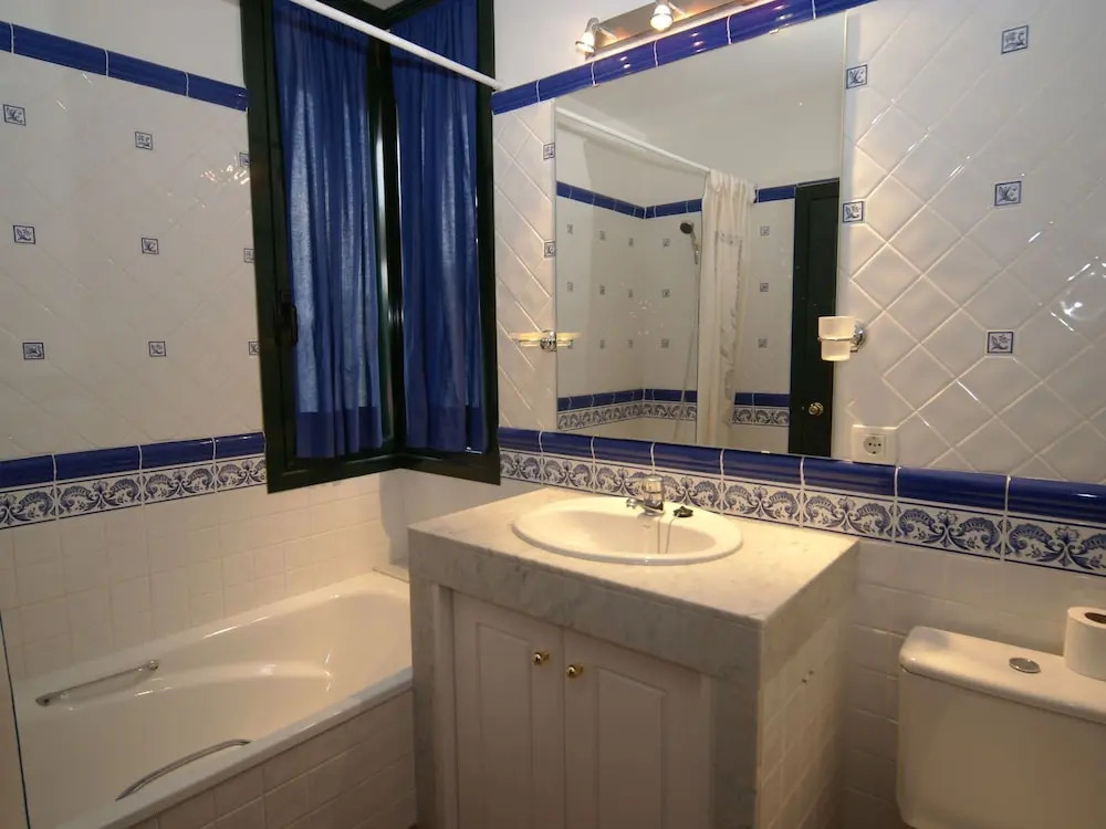 Quaint Villa in Navata With Fenced Garden