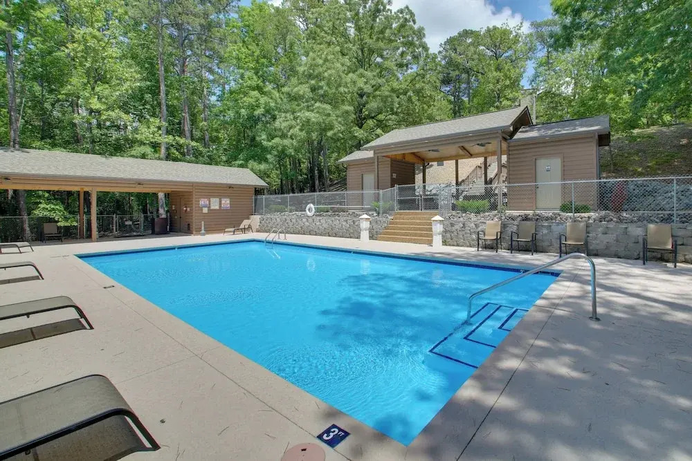Lake Ouachita Vacation Rental w/ Community Pool