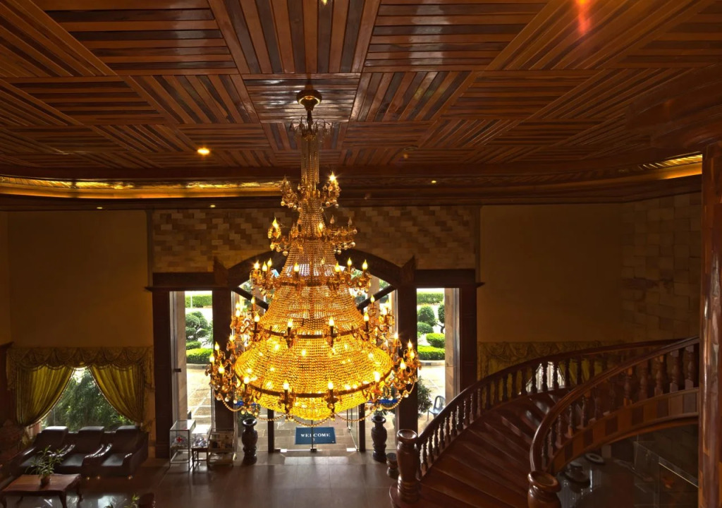 Blue River Hotel