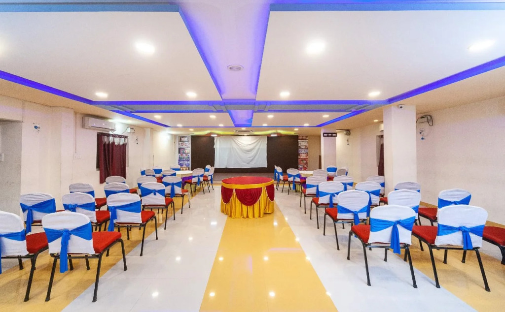 R2 Rooms By OYO Rooms