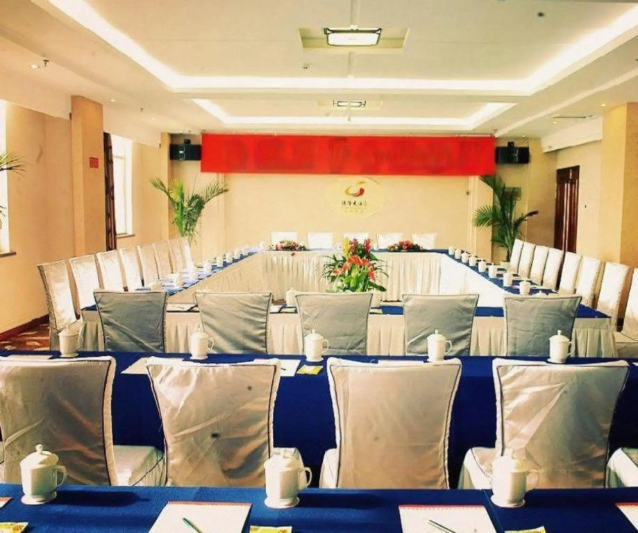 Yilong Hotel