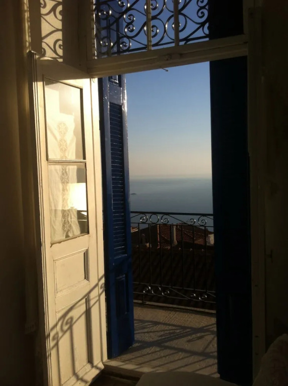 Persefonis view house