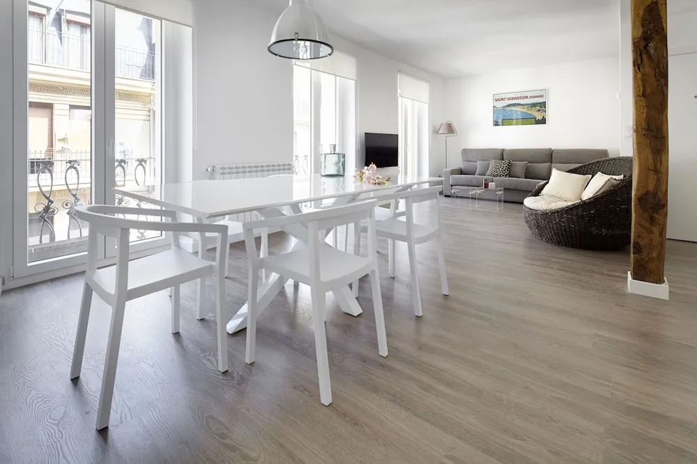 BaiHouse Apartment by FeelFree Rentals