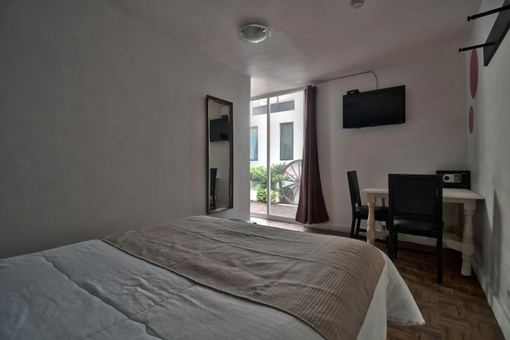 Hotel Punto 79