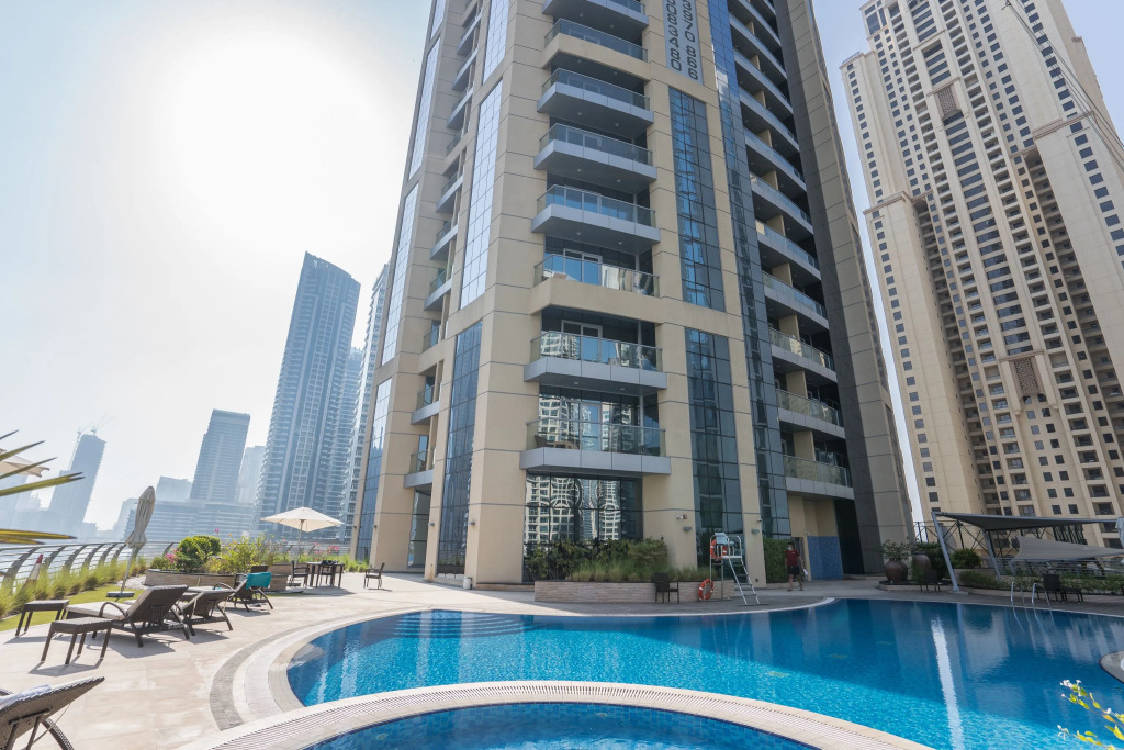 Views to the Marina floor 22 in Dubai Marina