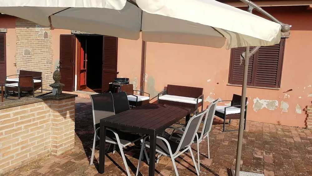 Apartment for 6 People in Villa Luzi Farmhouse