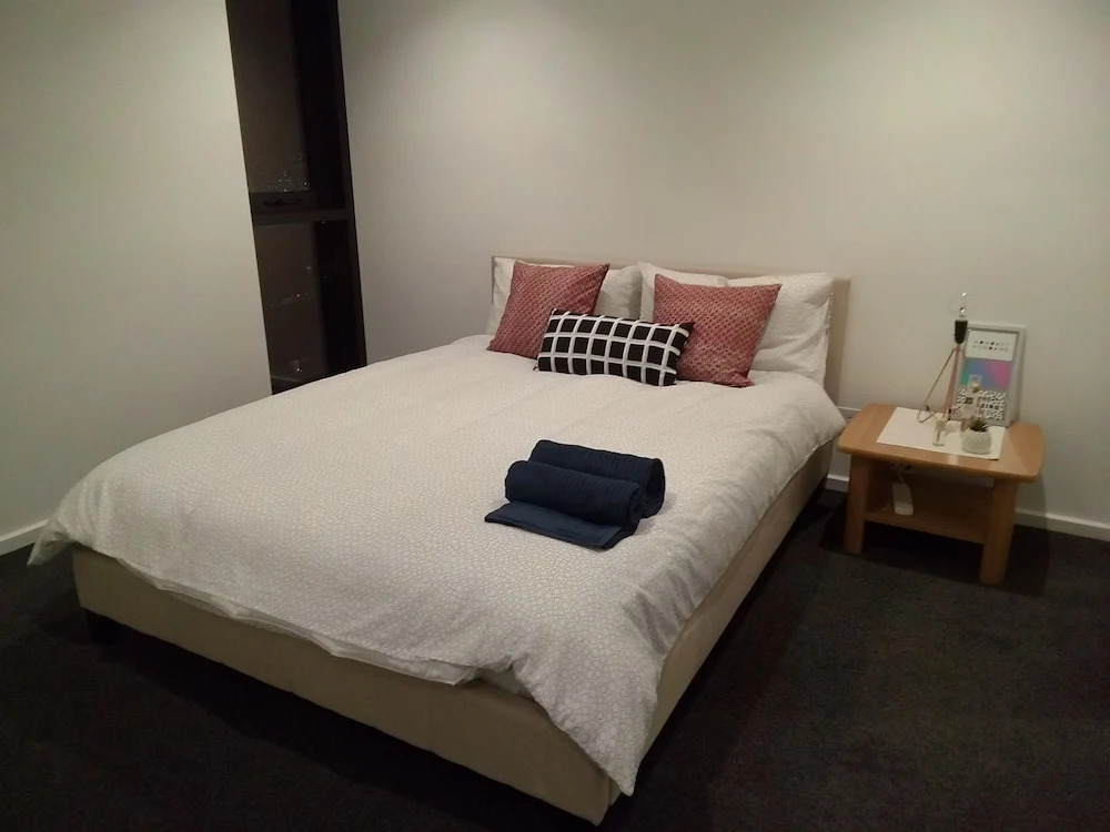 Bright and Cosy Apartment with Terrific View, Cbd