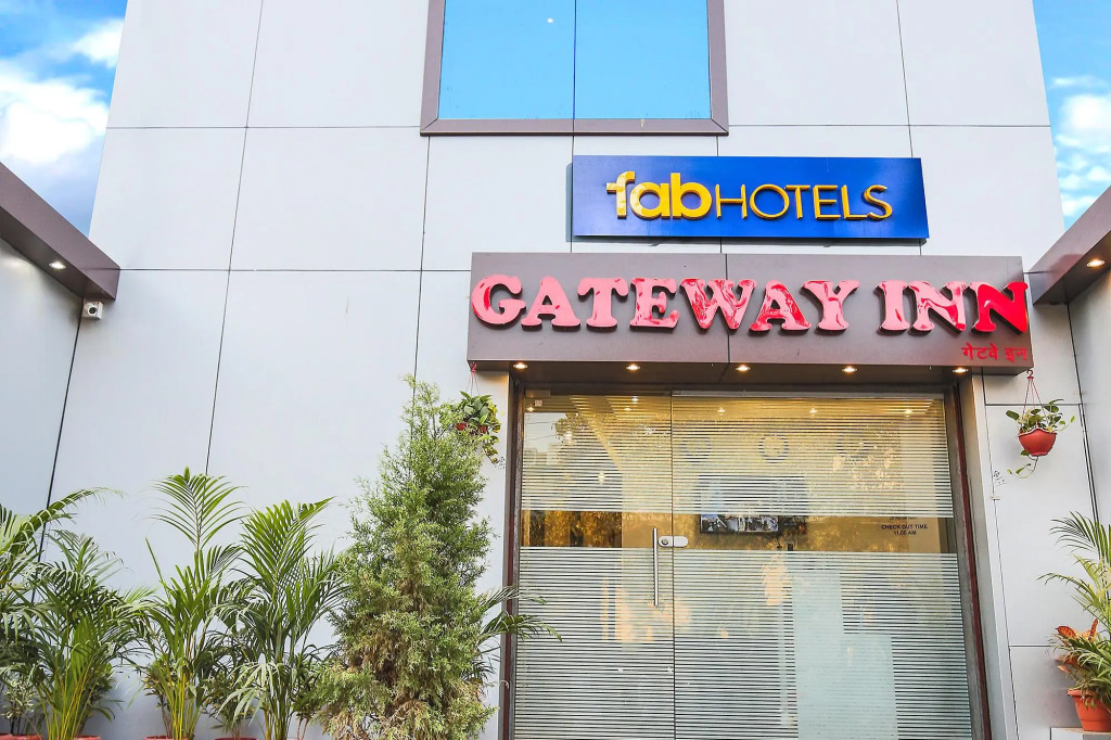 FabExpress Gateway Inn