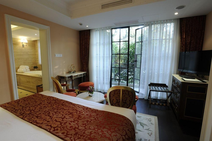 Imperial Palace Club