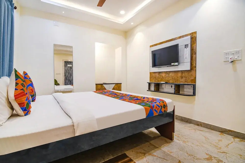 Fabhotel City Star