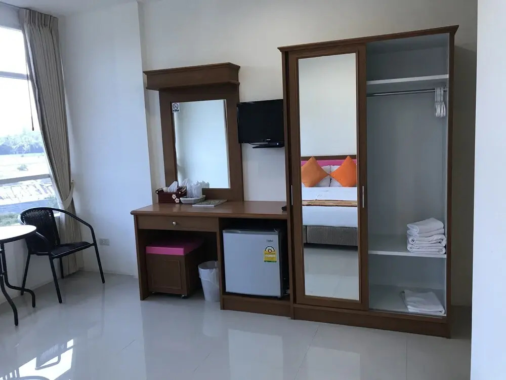 Naiyang Tour Room For Rent