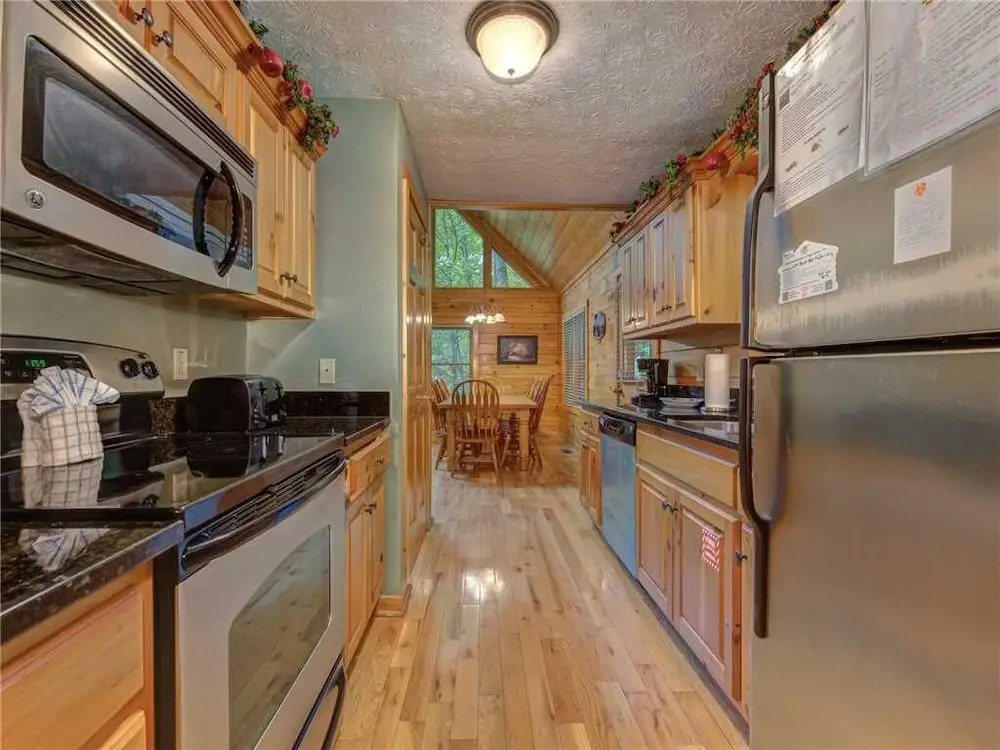 Bears Corner 3 Bedroom Home with Hot Tub