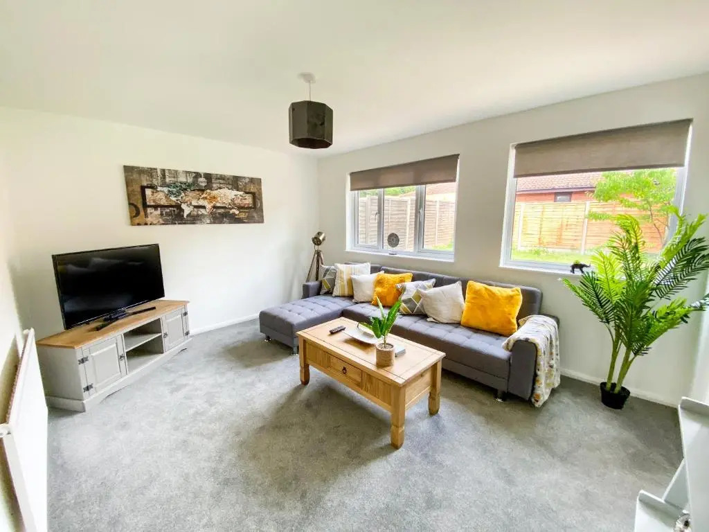 Contractor House - Free Parking - Garden - CMK by Comfy Workers