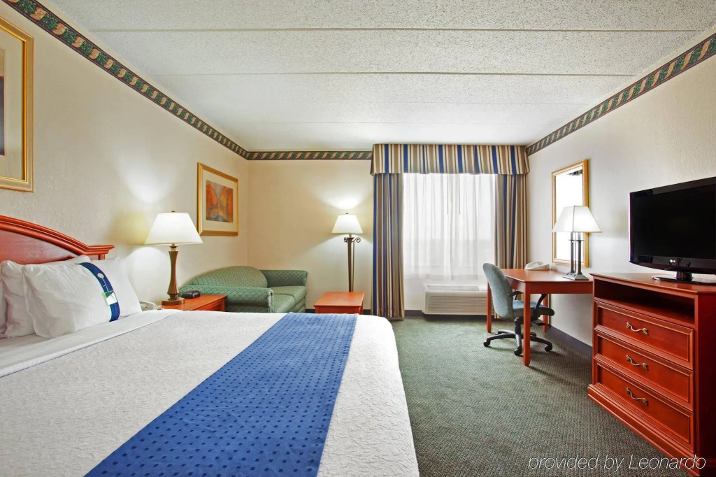 Holiday Inn Rockford I-90&Rt 20 State St by IHG
