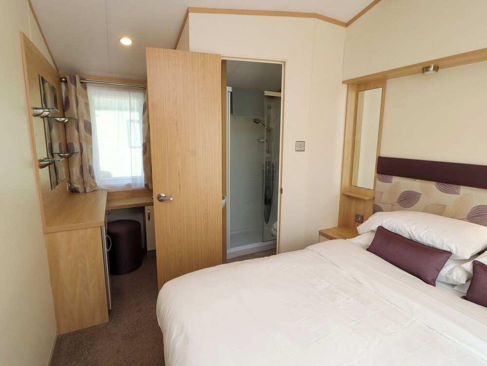 Lodge 2