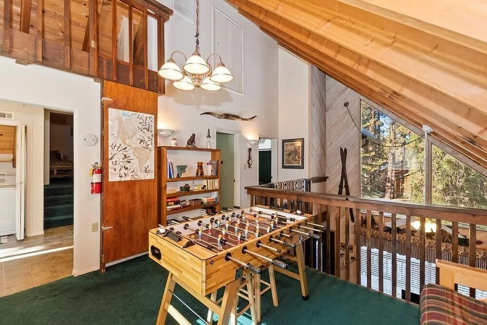 020 - Summit Haus