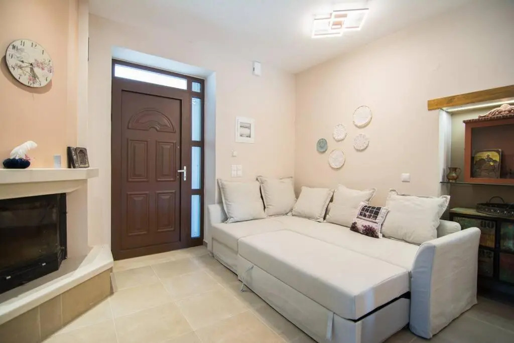 Papa-Antonis Stone House