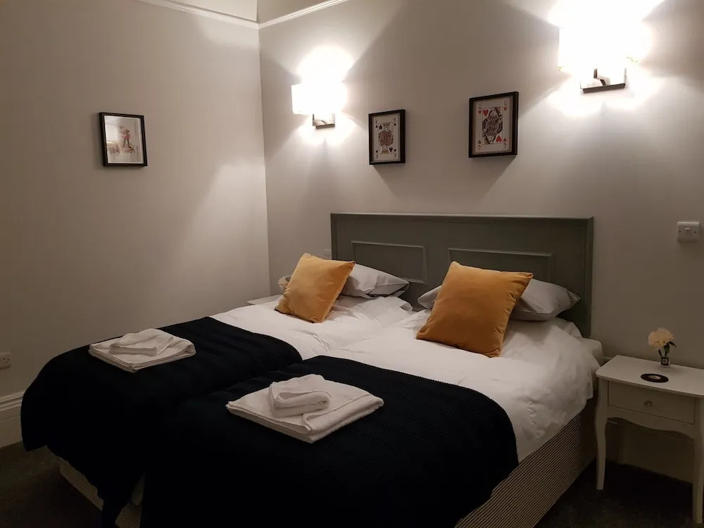 Boutique Torquay Apartment Sleeping Up To 6 People