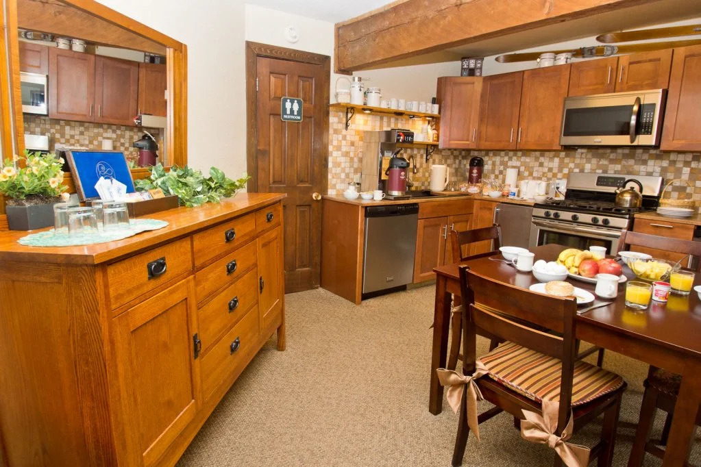 Manitou Lodge