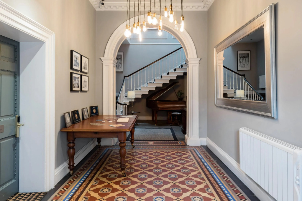 The Scott at Claremont Apartments