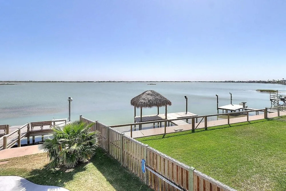 Agarita Shores 3 Bedroom Home by Redawning