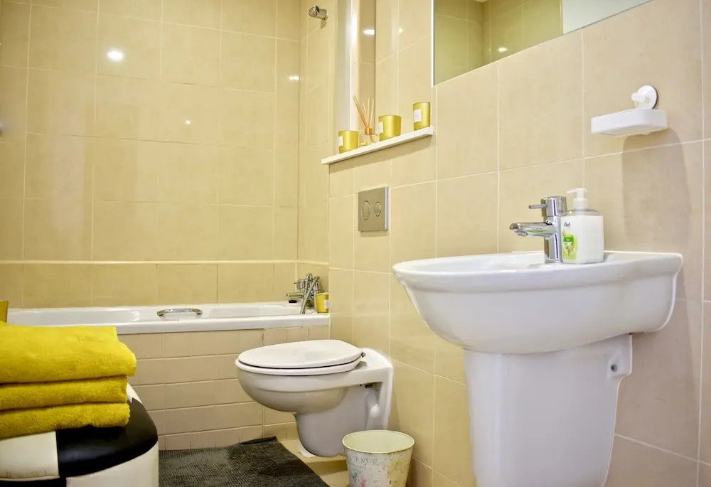 1 Bedroom Flat With Balcony in Rathmines