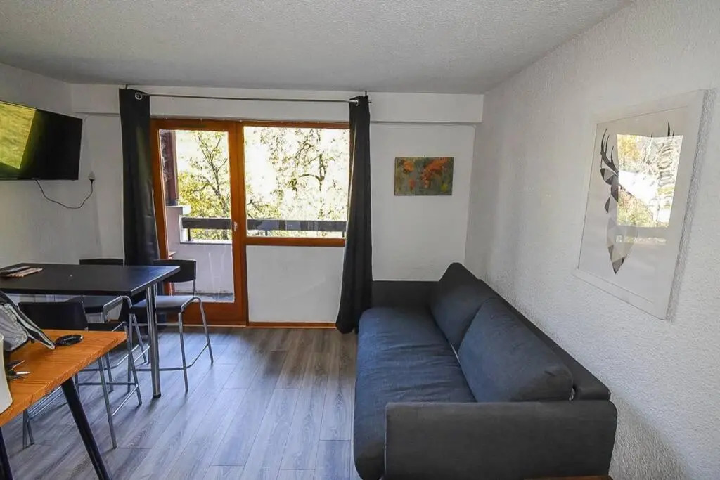 Les Cimes, Chaleureux studio 4 pers, 50m du télécabine, vue dégagée sur les pistes, DRAPS NON COMPRIS