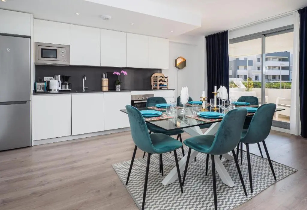 2313-Amazing new luxury apartment with three bedrooms