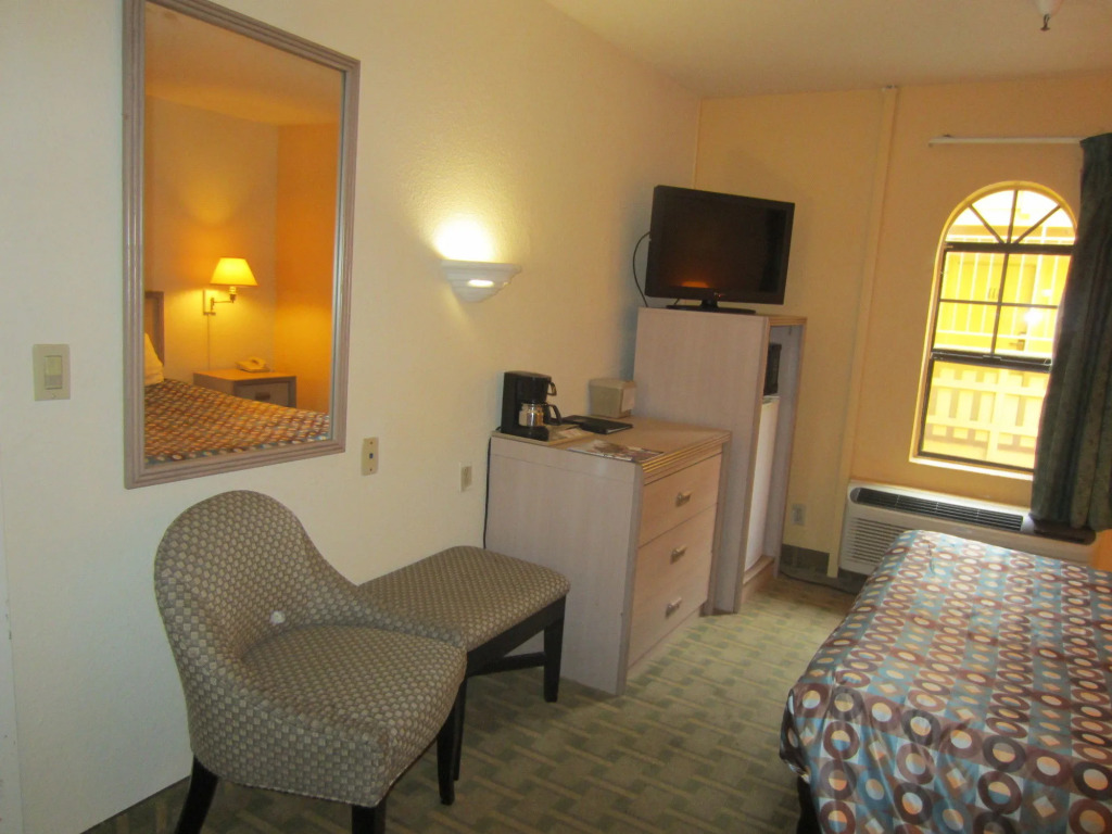 The Aqua Pacific Hotel