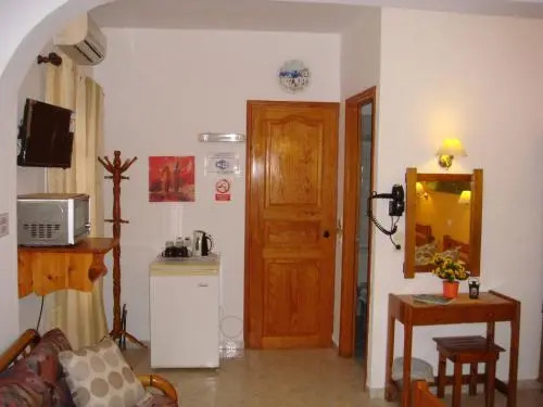 Boussetil Rooms CapAnMat