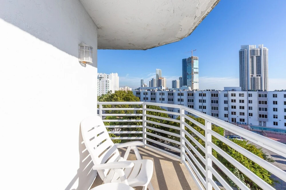 Le Frontenac 601 - Condo 4 People, Sunny Isles