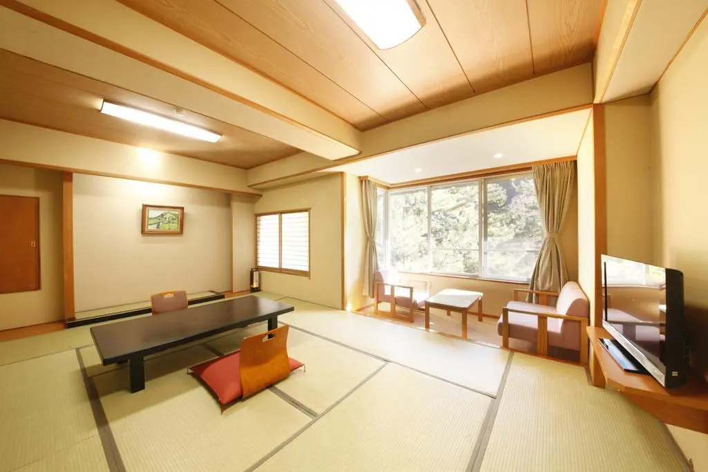 Shimobe Hotel