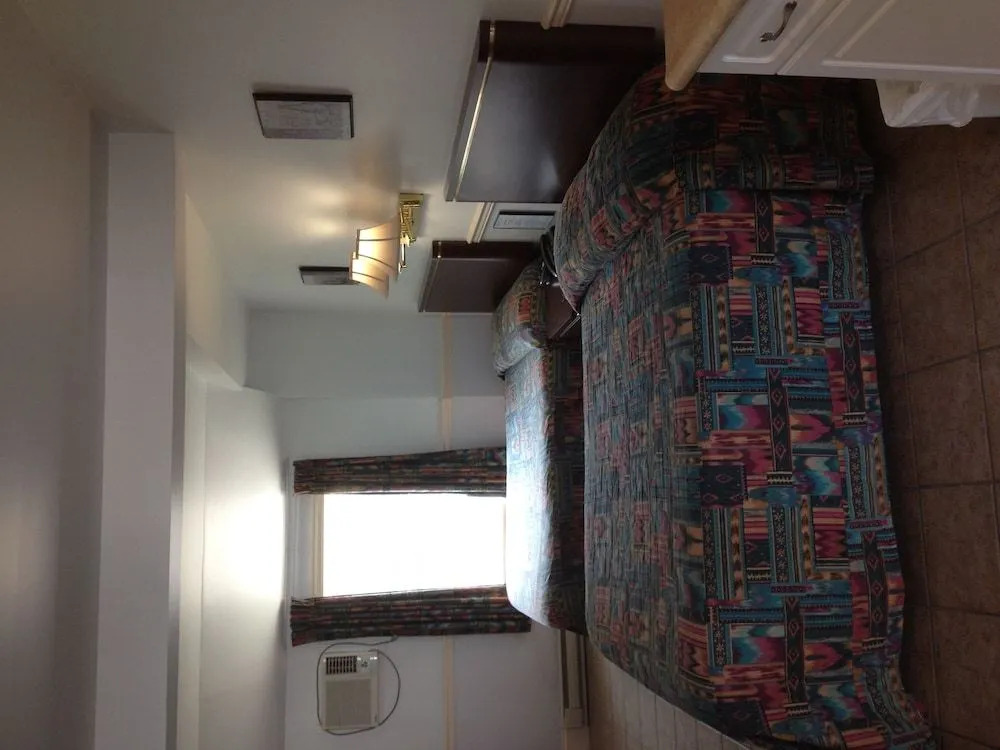 Shoreline Suites