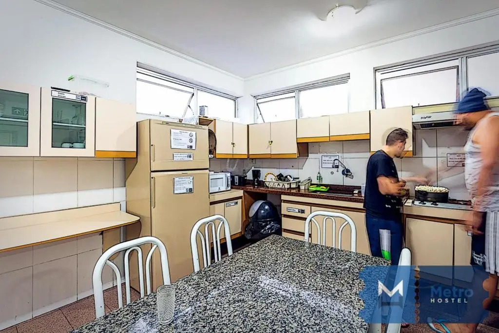 Metrô Hostel SP