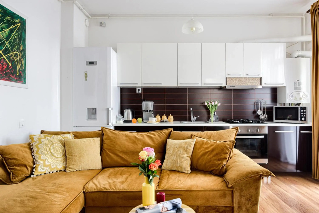 Ari Yellow Apartment