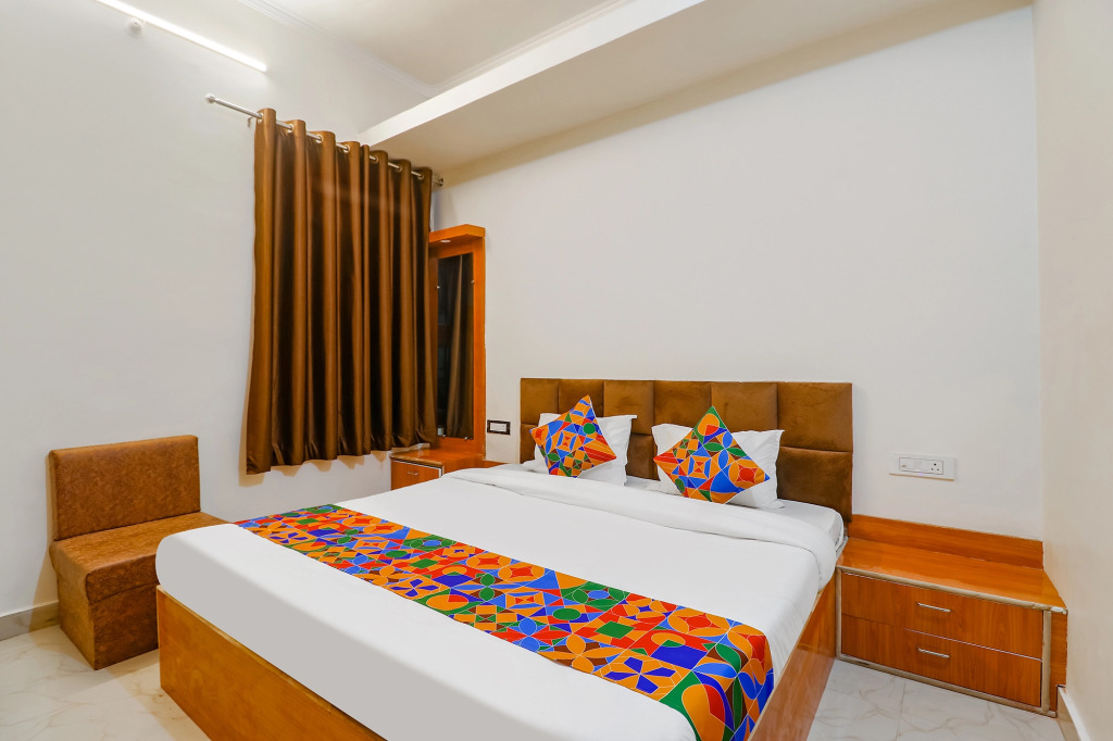FabHotel Royal Vilas